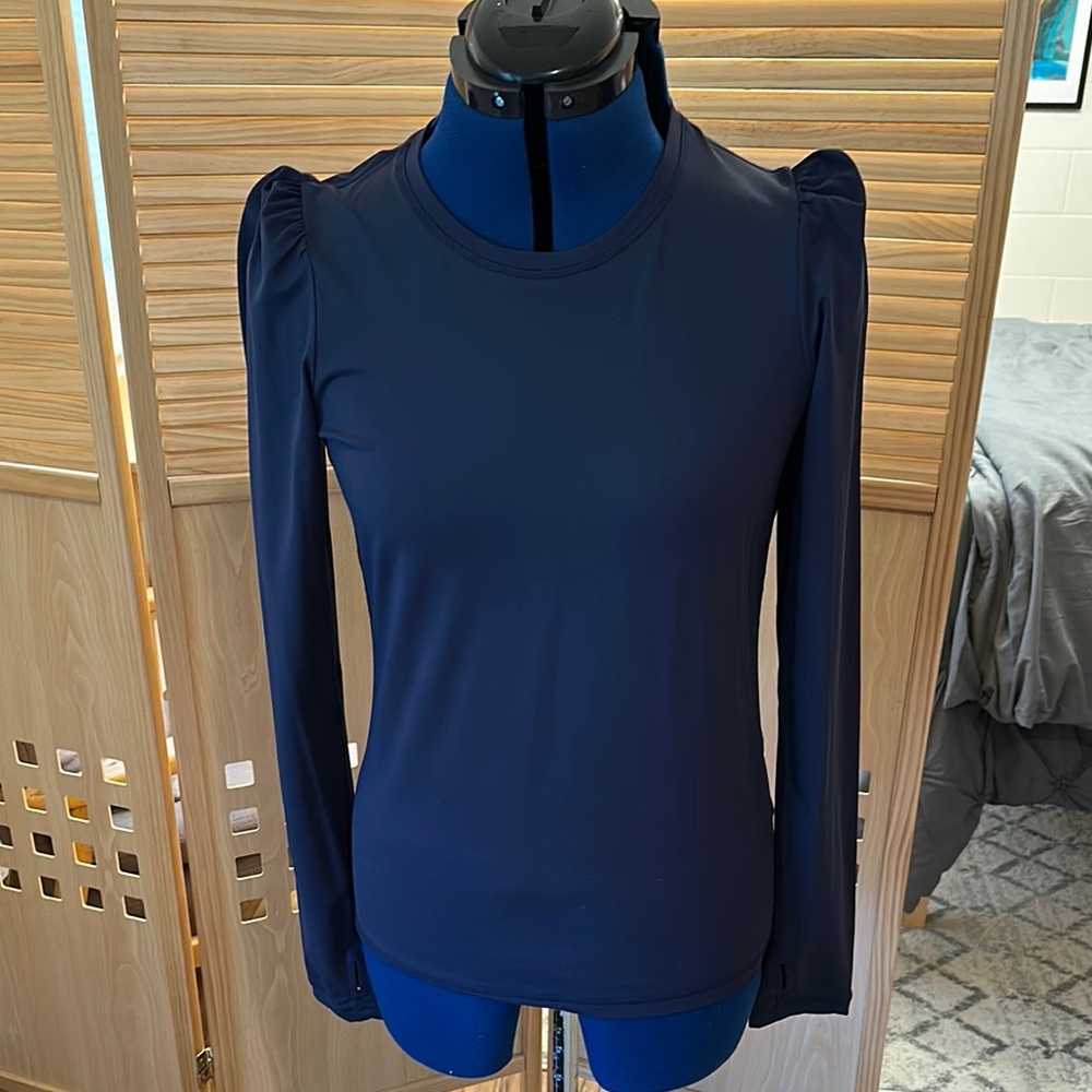 NWOT G Label Top